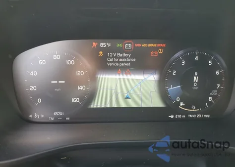 2021 Volvo Xc40 T5 R-Design z USA, uszkodzony, nr VIN YV4162UM3M2405076